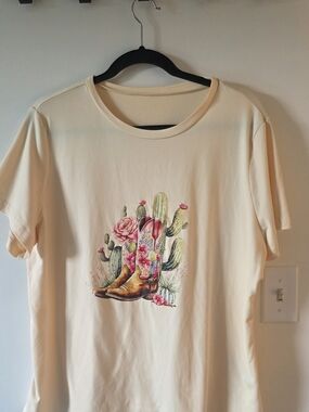 SHEIN Cream Short-Sleeve Tee with Floral Western Boot Graphic